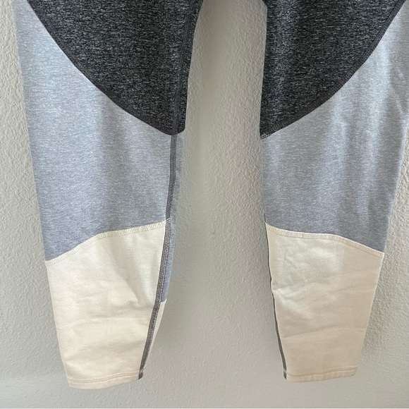 Old Navy Active Go Dry Elevate Legging Active Pants Tights Athleisure Medium - Picture 6 of 8
